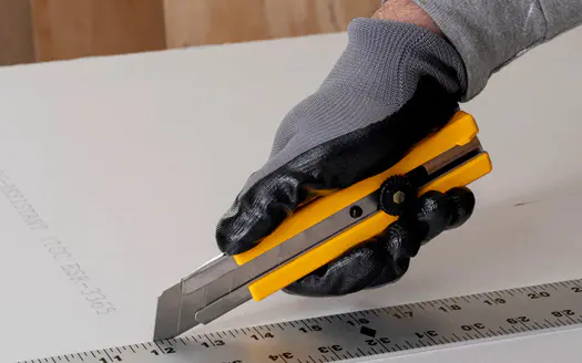 The correct way to use a utility knife